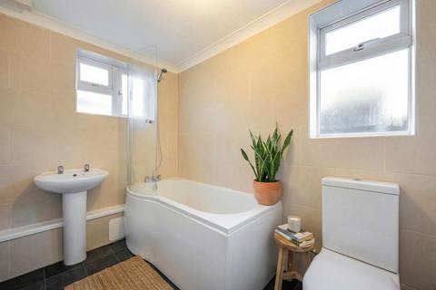 3 bedroom terraced house for sale, Easthampstead Road, Wokingham, RG40