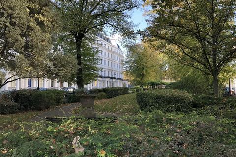 2 bedroom maisonette to rent, St Stephens gardens, London, W2
