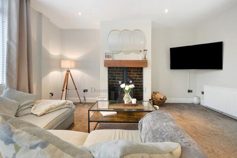 2 bedroom end of terrace house for sale, Farsley, Pudsey LS28