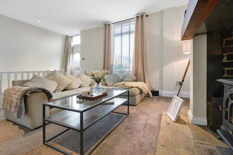 2 bedroom end of terrace house for sale, Farsley, Pudsey LS28