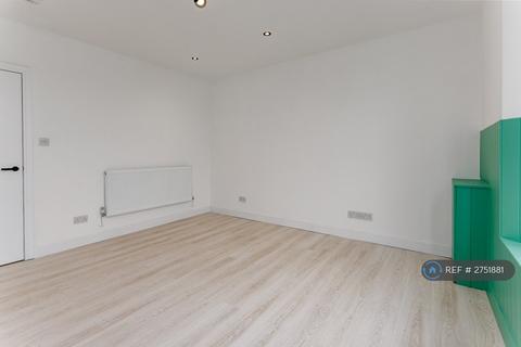 undefined, Aigburth Road, Liverpool, L19