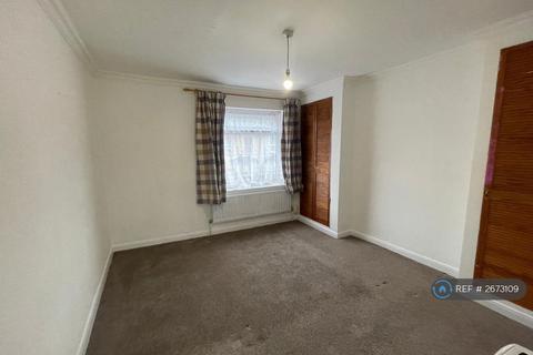 2 bedroom terraced house to rent, Mitcham Road, Croydon, CR0