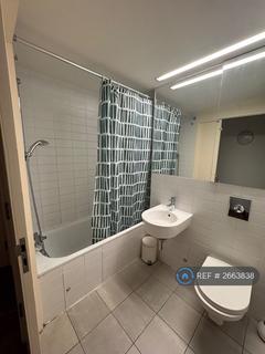 2 bedroom flat to rent, Lampwick Lane, Manchester, M4