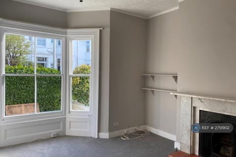 2 bedroom flat to rent, Buckingham Place, Brighton, BN1
