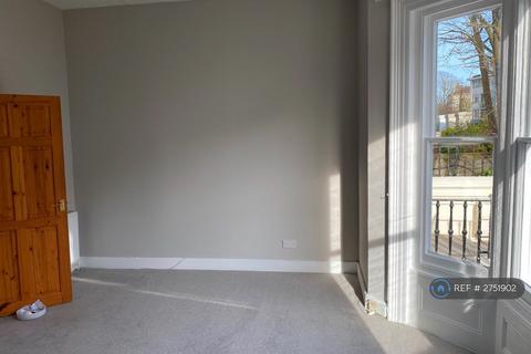 2 bedroom flat to rent, Buckingham Place, Brighton, BN1