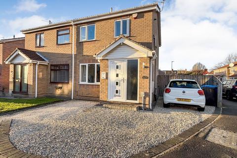 3 bedroom semi-detached house for sale - Bannister Drive, Hull HU9