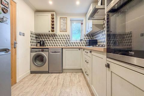3 bedroom semi-detached house for sale, Bannister Drive, Hull HU9