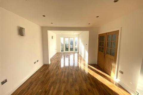 4 bedroom semi-detached house for sale, Uxendon Hill, Wembley