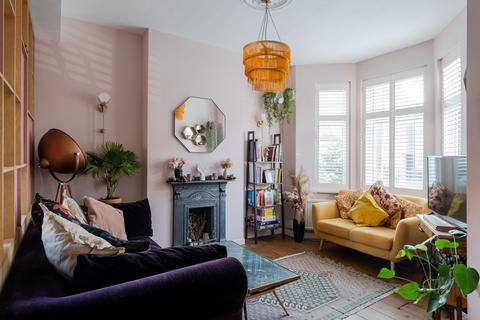 4 bedroom terraced house for sale, Malvern Road, London E11