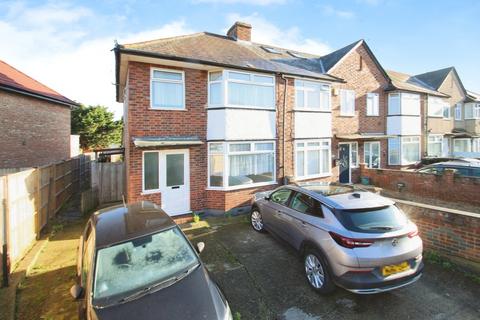 4 bedroom end of terrace house to rent - Royal Lane, Uxbridge UB8