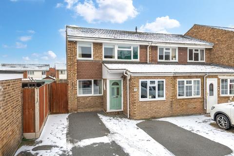 3 bedroom end of terrace house for sale - Milton Close, Royston SG8