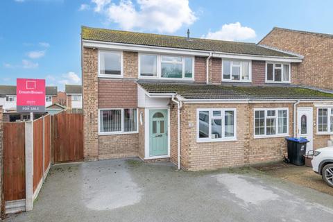3 bedroom end of terrace house for sale, Milton Close, Royston SG8