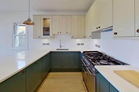 4 bedroom maisonette for sale, Quinton Street, London