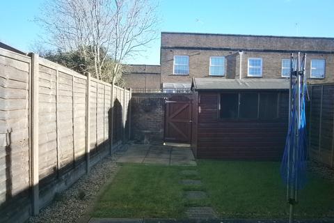 3 bedroom terraced house to rent, Russell Drive, Stanpit, BH23