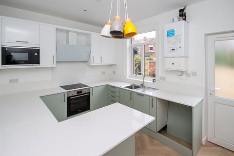 2 bedroom terraced house to rent, Cavendish Road, Urmston, Manchester, M41