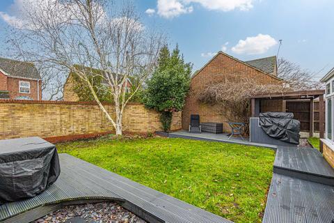 3 bedroom detached house for sale, Laburnum Way, Rayleigh, SS6