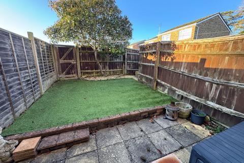 2 bedroom end of terrace house for sale, Longlands Court, Buckingham MK18