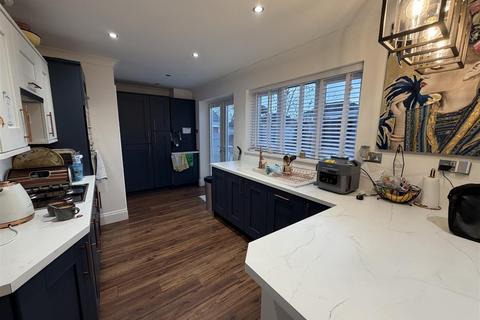 3 bedroom house for sale, Chigwell Close, Houghton Le Spring DH4