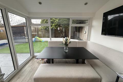 3 bedroom house for sale, Chigwell Close, Houghton Le Spring DH4