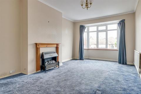 2 bedroom flat for sale, Hadleigh Road, Leigh-on-Sea SS9