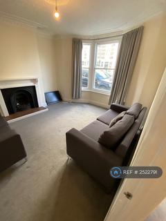 4 bedroom semi-detached house to rent, Hinton Road, Bristol, BS16