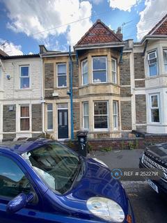 4 bedroom semi-detached house to rent, Hinton Road, Bristol, BS16