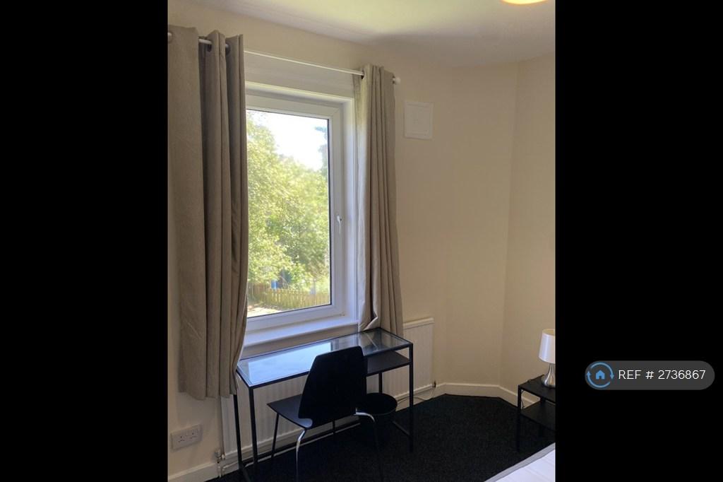 Bedroom To Back Of Property