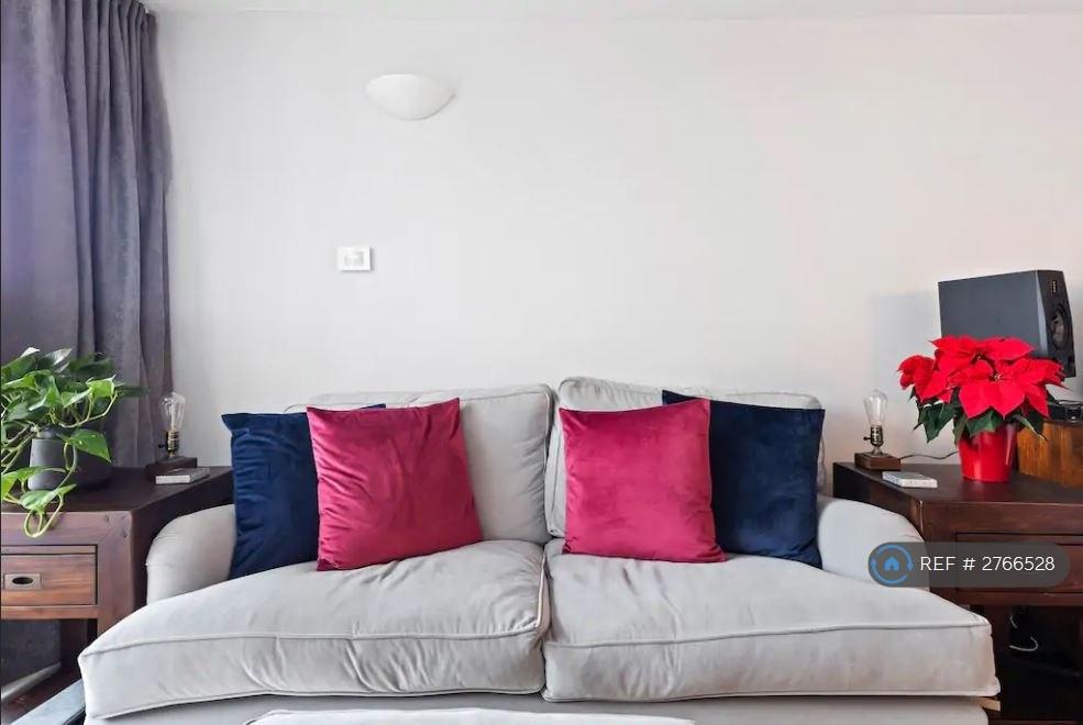 Living Room 4