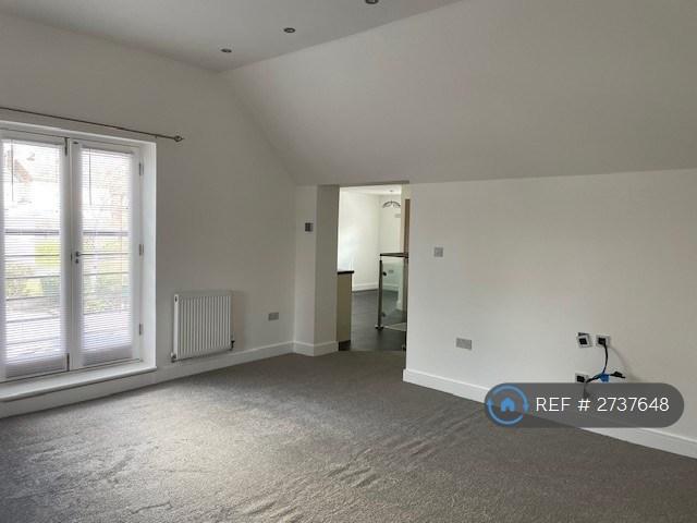 Lounge Into Kitchen