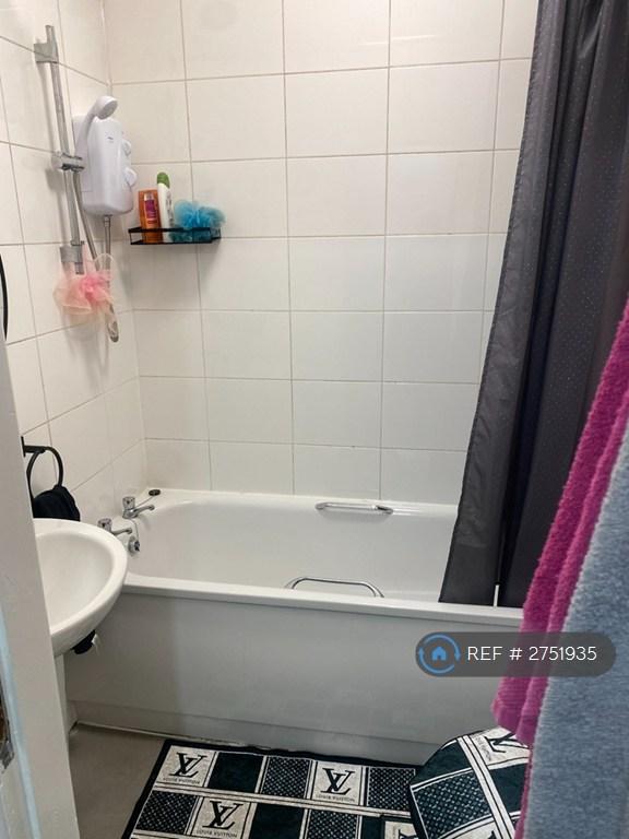 1st Floor Bathroom