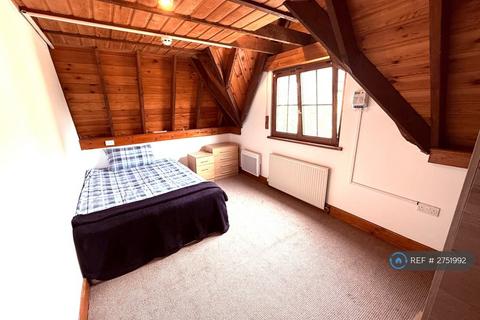 1 bedroom in a house share to rent, Bridges Lane, Croydon, CR0