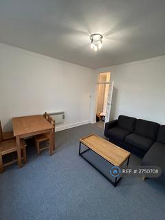 2 bedroom flat to rent, Hartington Court, London, SW8