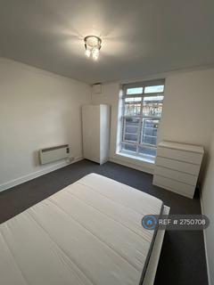 2 bedroom flat to rent, Hartington Court, London, SW8