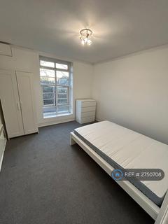 2 bedroom flat to rent, Hartington Court, London, SW8