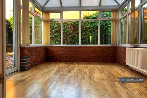2 bedroom end of terrace house to rent, Edward Avenue, Newark, NG24