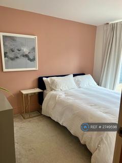 1 bedroom flat to rent, Southstand, London, N5