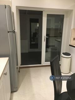 3 bedroom semi-detached house to rent, Thaxted Close, Nottingham, NG8
