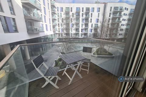 2 bedroom flat to rent, Keats Apartments, Croydon, CR0