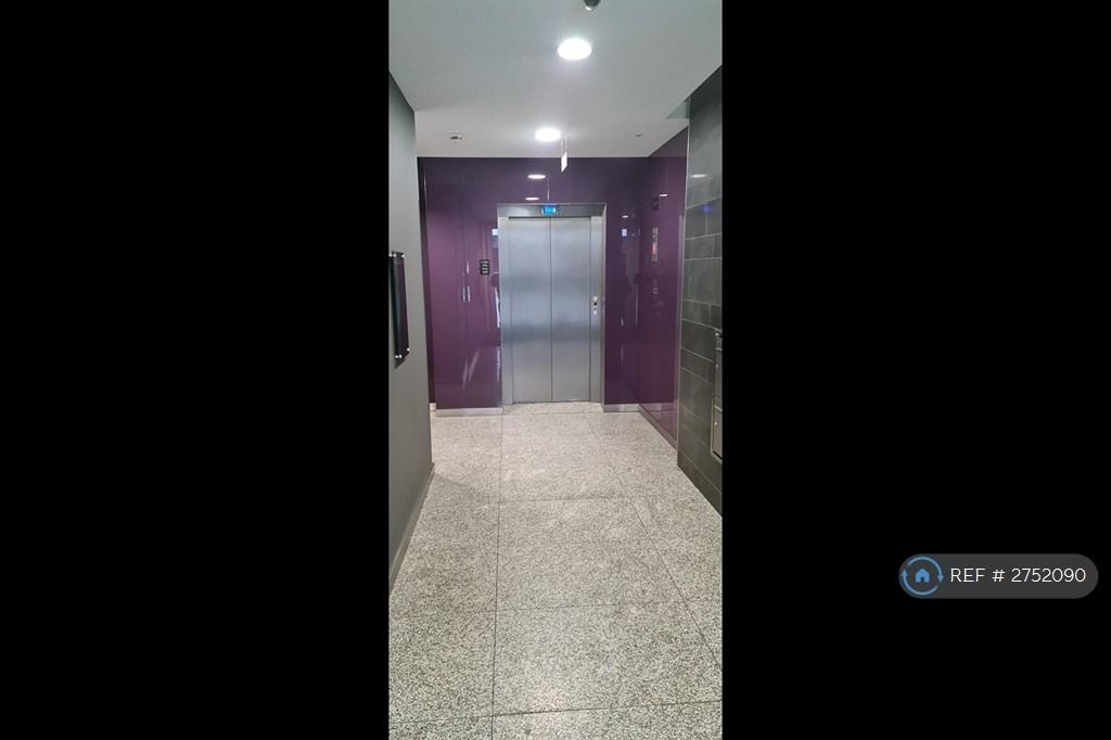 Lift To Apartment/ Roof Garden