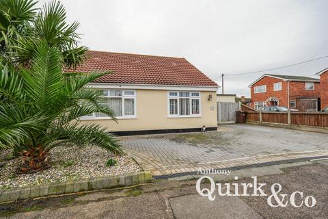 5 bedroom chalet for sale, Urmond Road, Canvey Island, SS8