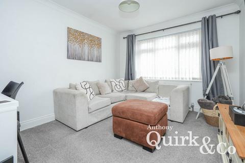 5 bedroom chalet for sale, Urmond Road, Canvey Island, SS8