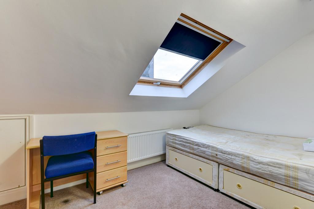 A bright, well-maintained single bedroom featur...