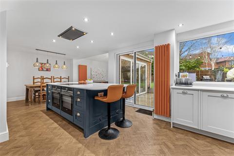 5 bedroom semi-detached house for sale, Appleby Gardens, Dunstable