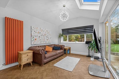 5 bedroom semi-detached house for sale, Appleby Gardens, Dunstable