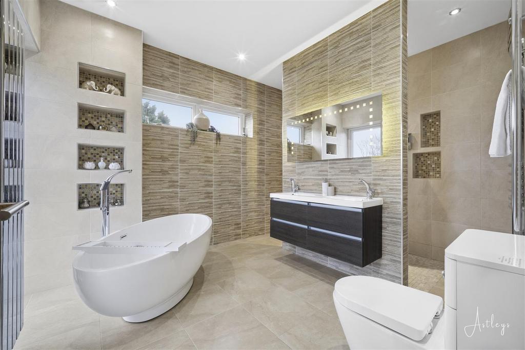 Master En-Suite