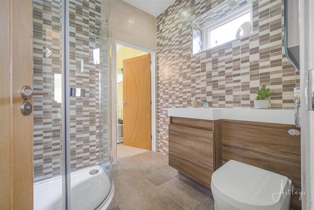 Dual Entry Bathroom