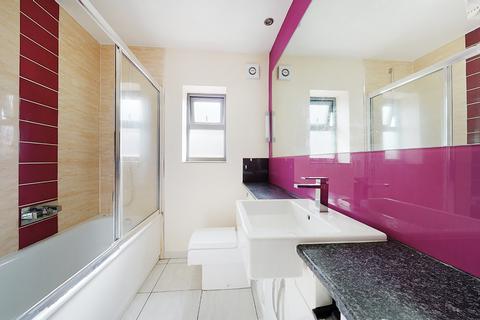 3 bedroom flat to rent, Philpot Street, London E1