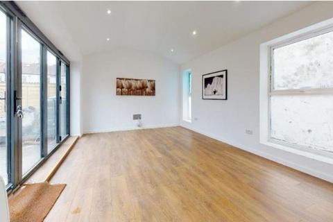1 bedroom house to rent, Abbotts Road, Mitcham, CR4