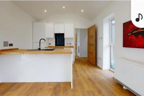 1 bedroom house to rent, Abbotts Road, Mitcham, CR4