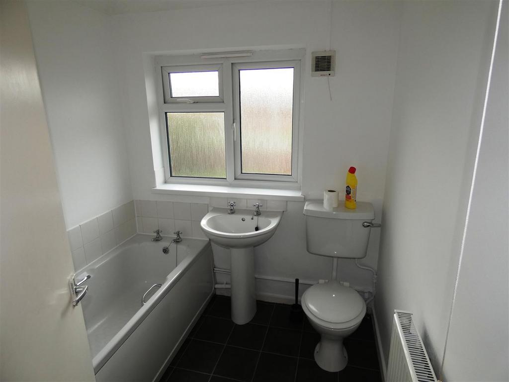 Bathroom .JPG